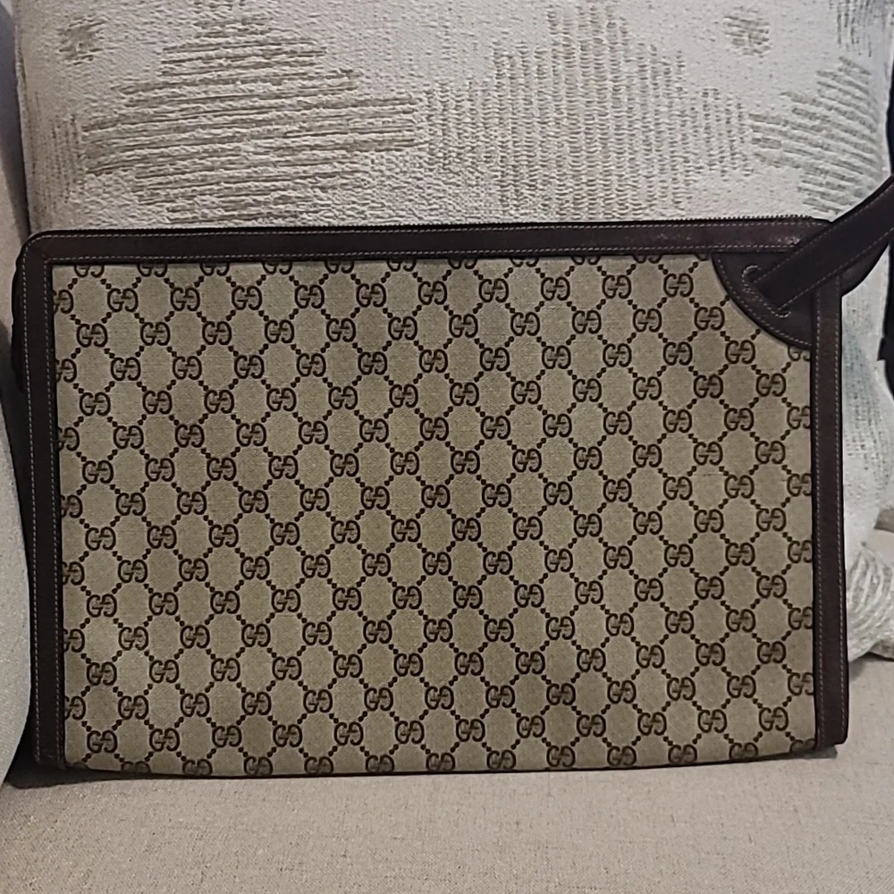 Gucci Supreme Portfolio Clutch